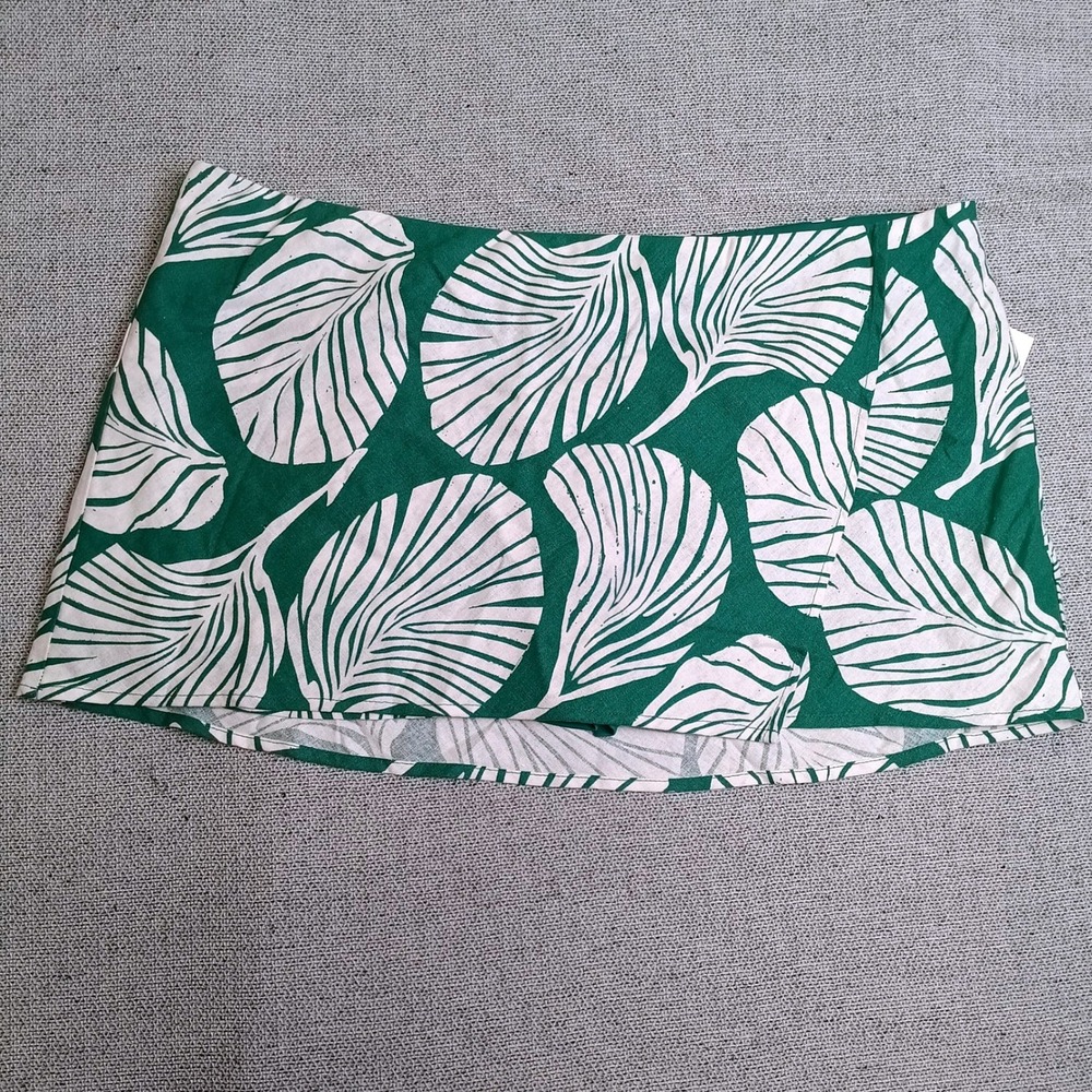 A New Day Skort Womens XL Green White Excellent Tropical Palm Leaf Print Mini